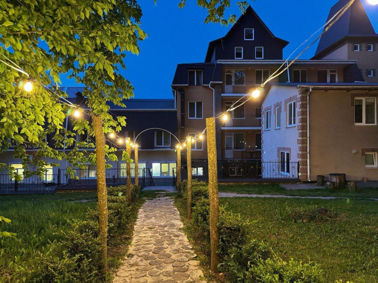 Vitapark Sonyachnyy Provans Szatanyiv Kültér fotó
