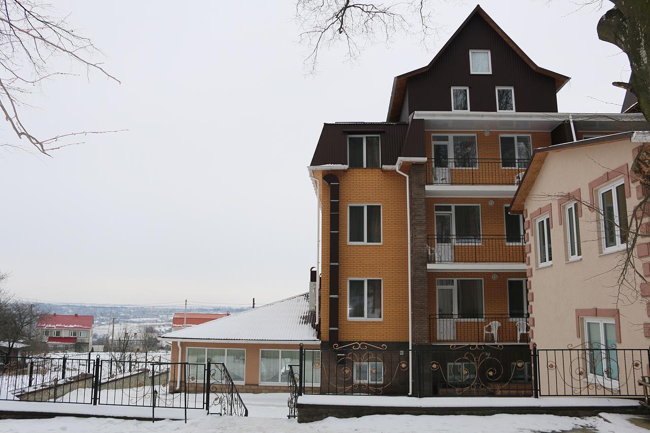 Vitapark Sonyachnyy Provans Szatanyiv Kültér fotó