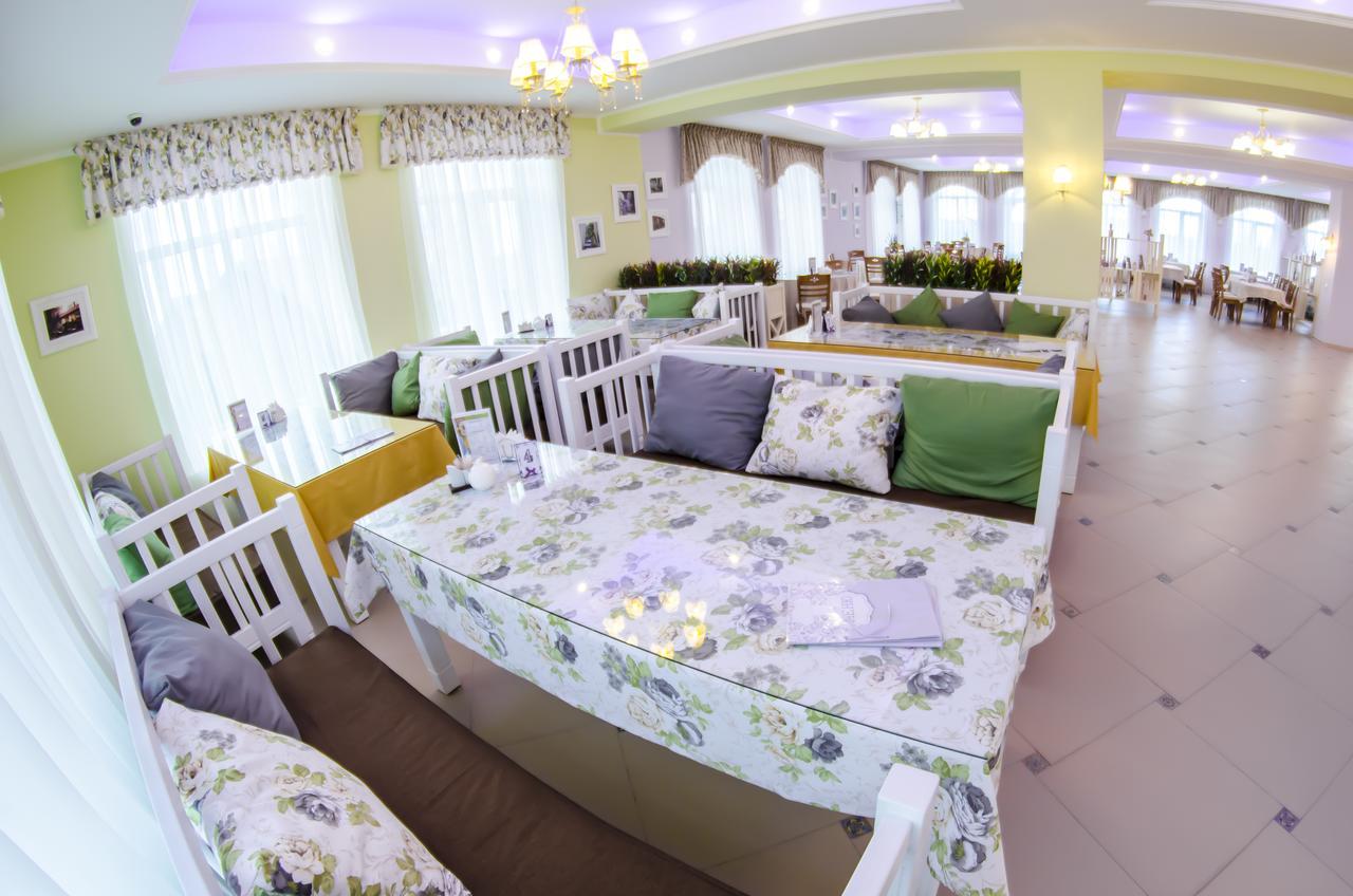 Vitapark Sonyachnyy Provans Szatanyiv Kültér fotó